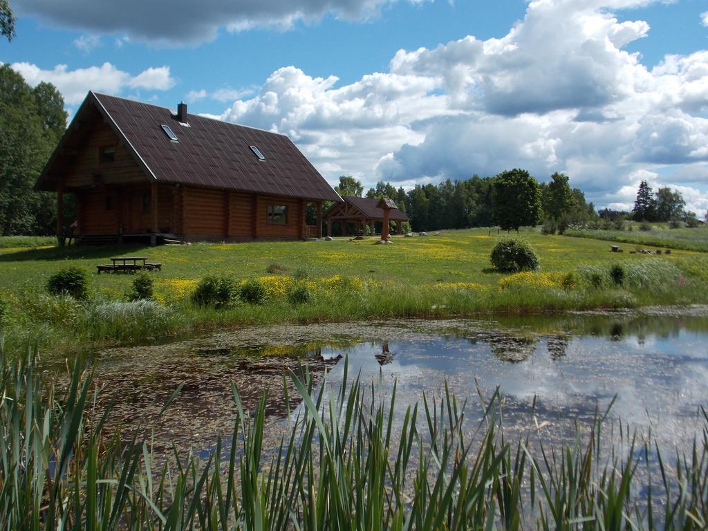 Guest House Kalnini Kārļi Exteriör bild