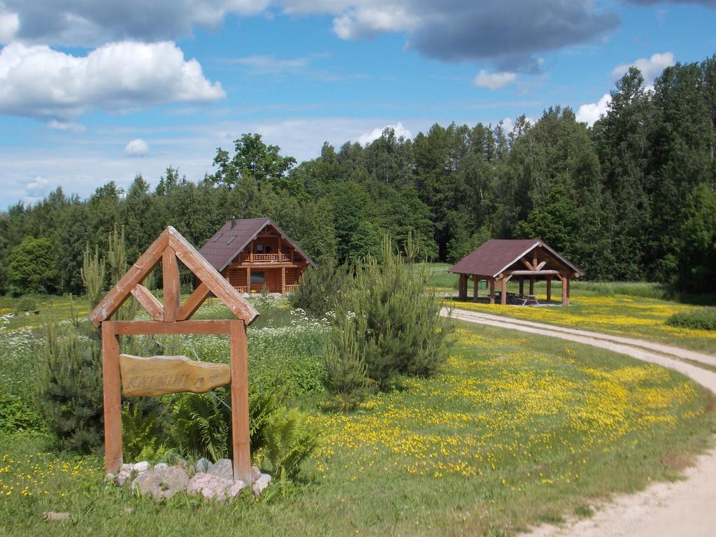 Guest House Kalnini Kārļi Exteriör bild